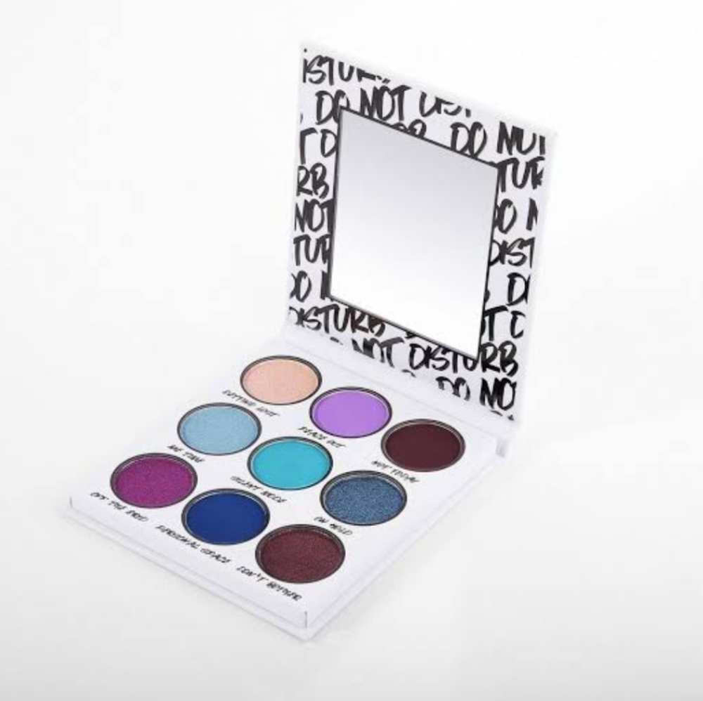 BH COSMETICS DO NOT DISTURB PALETTE